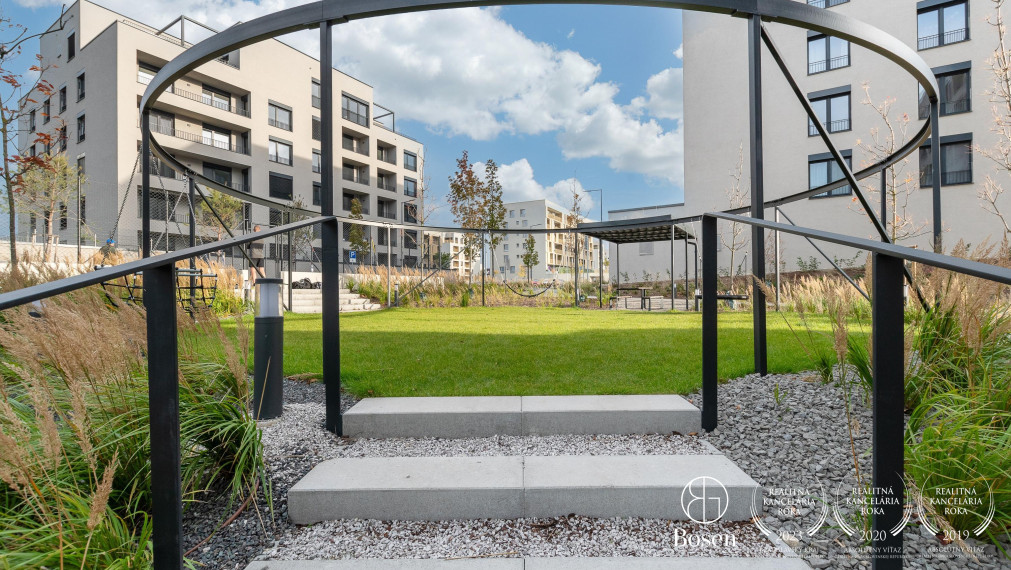 PREDANÉ: BOSEN | 4kk byt s predzáhradkou v novostavbe Bory Bývanie
