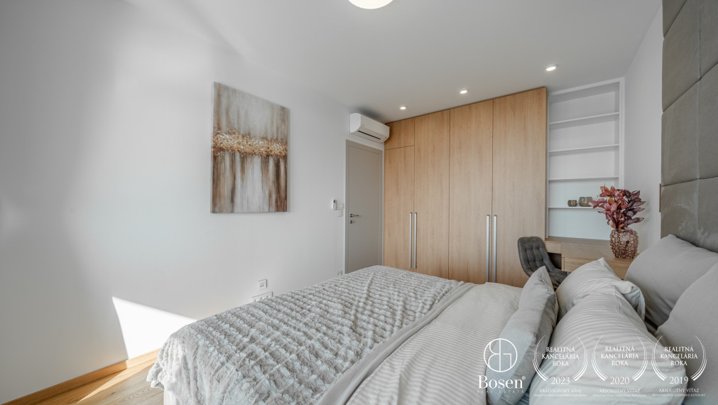 BOSEN | EUROVEA TOWER - luxusný 2i byt s krásnym výhľadom na hrad, 58,4m2