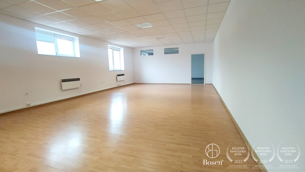 BOSEN | Skladovo - výrobný objekt s kancelárskym zázemím.