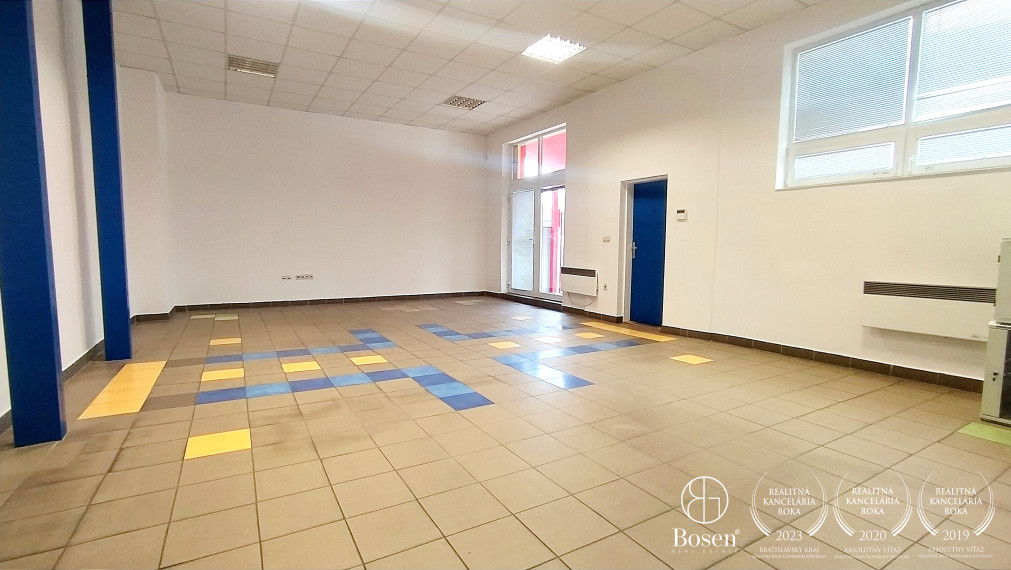BOSEN | Skladovo - výrobný objekt s kancelárskym zázemím.