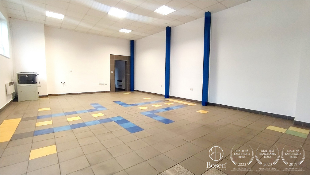 BOSEN | Skladovo - výrobný objekt s kancelárskym zázemím.