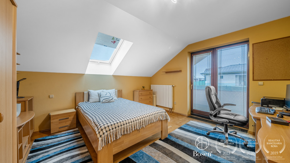 BOSEN | ZNÍŹENÁ CENA -  Rodinný dom s pozemkom 924 m2