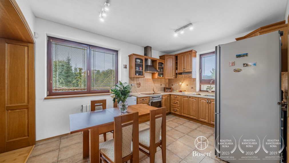 BOSEN | ZNÍŹENÁ CENA -  Rodinný dom s pozemkom 924 m2