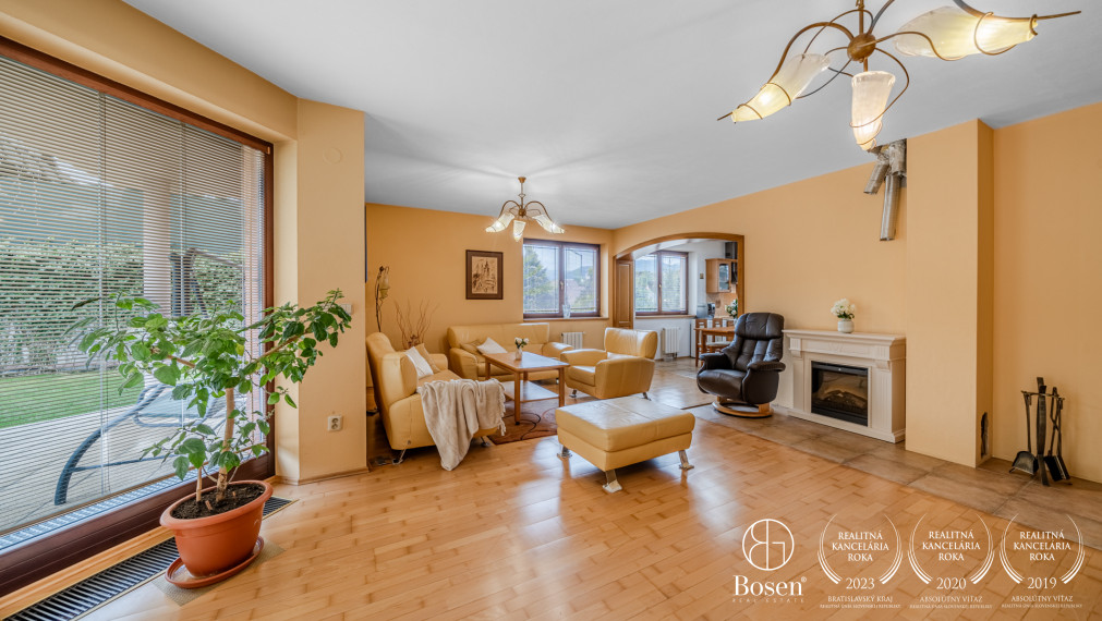 BOSEN | ZNÍŹENÁ CENA -  Rodinný dom s pozemkom 924 m2