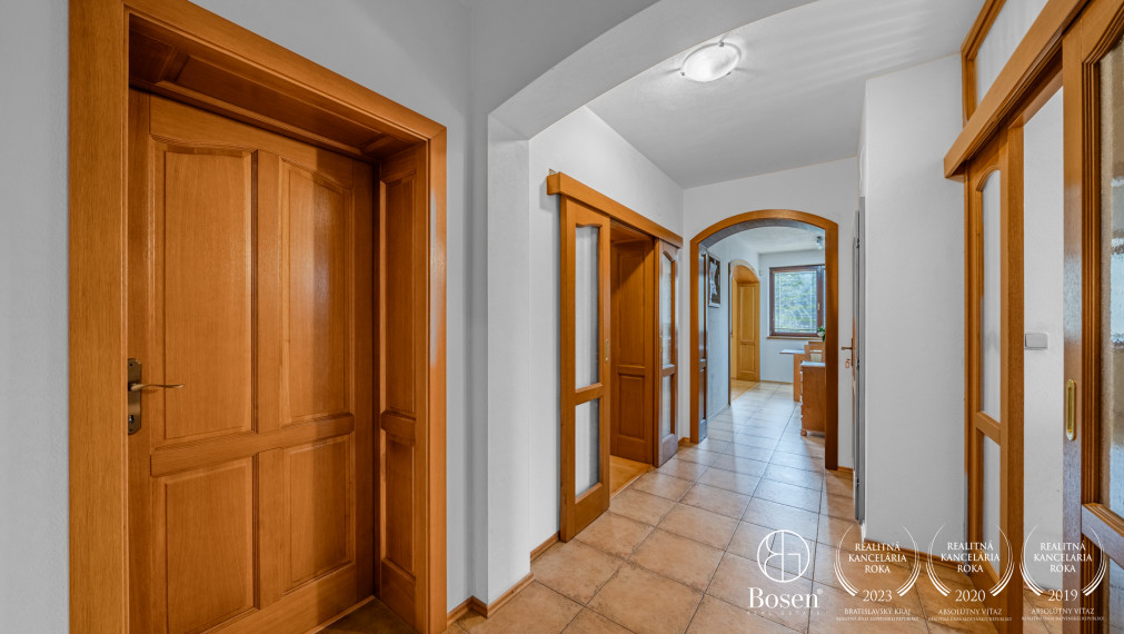 BOSEN | ZNÍŹENÁ CENA -  Rodinný dom s pozemkom 924 m2