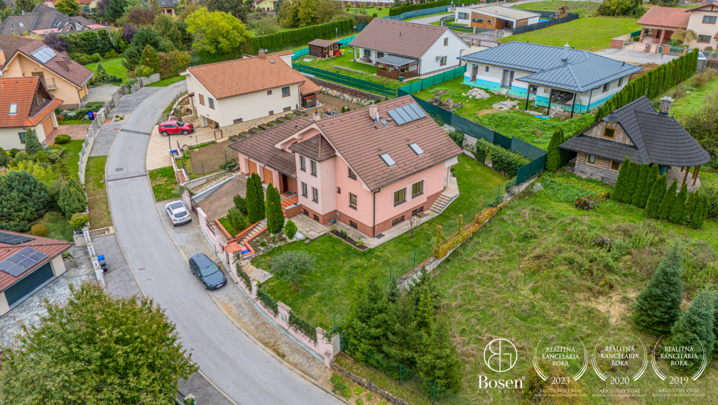 BOSEN | ZNÍŹENÁ CENA -  Rodinný dom s pozemkom 924 m2