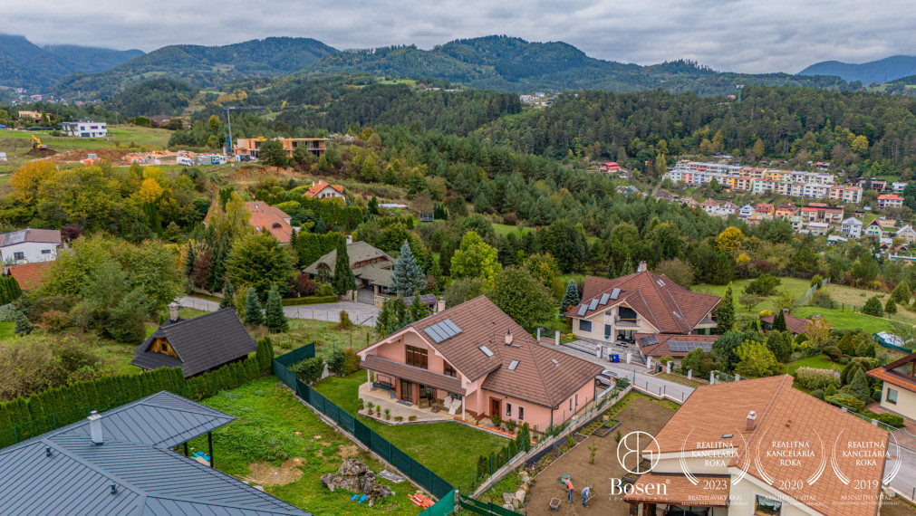 BOSEN | ZNÍŹENÁ CENA -  Rodinný dom s pozemkom 924 m2