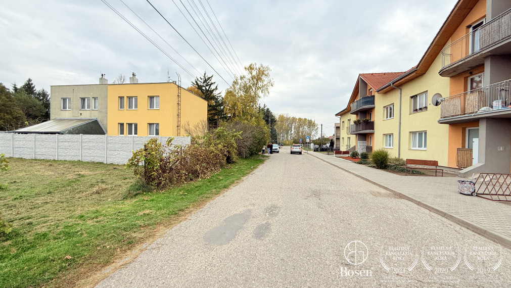 BOSEN | Pozemok situovaný v centre obce, Školská ulica, 1524 m2
