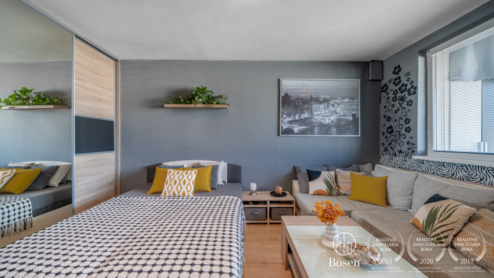 BOSEN | Na predaj zariadená garsónka s loggiou Bohrova ulica, Petržalka