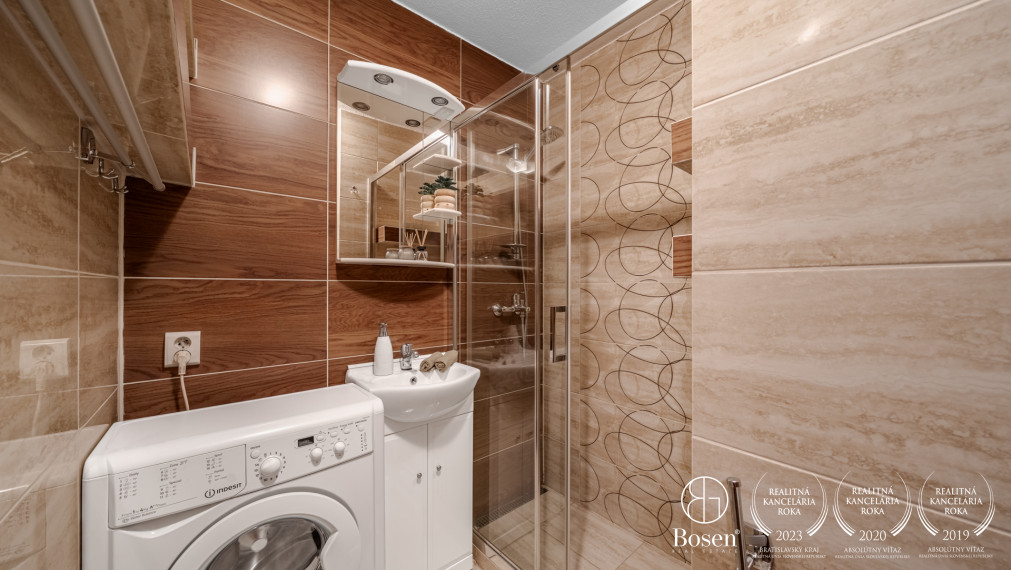 BOSEN | Na predaj zariadená garsónka s loggiou Bohrova ulica, Petržalka