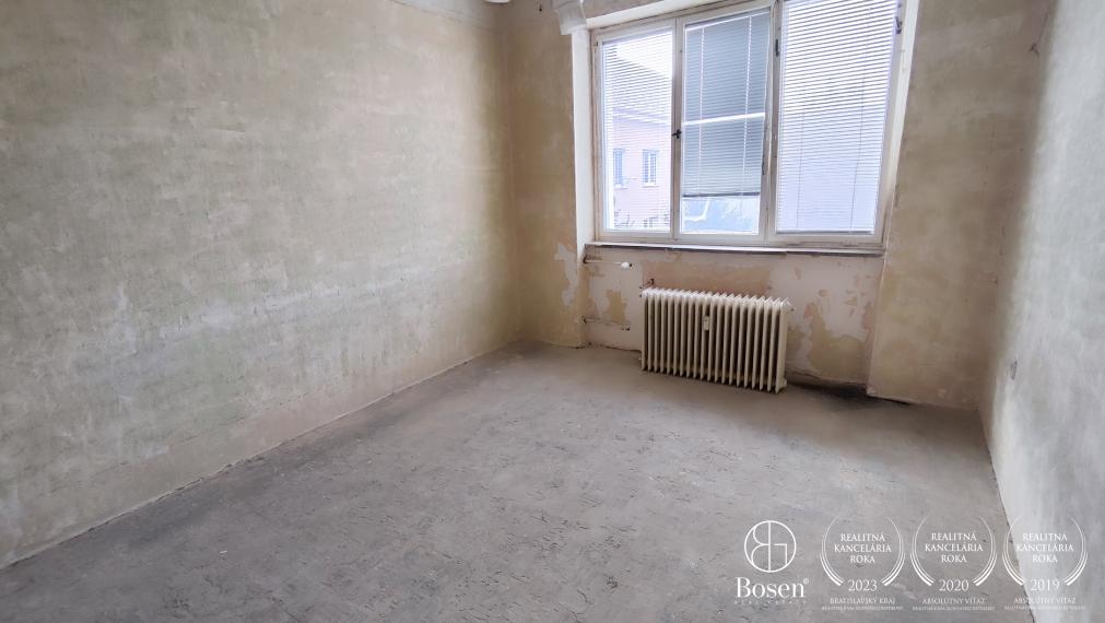 BOSEN | Slnečný 3 izb.byt v centre mesta Lučenec, Erenburgova,69 m2