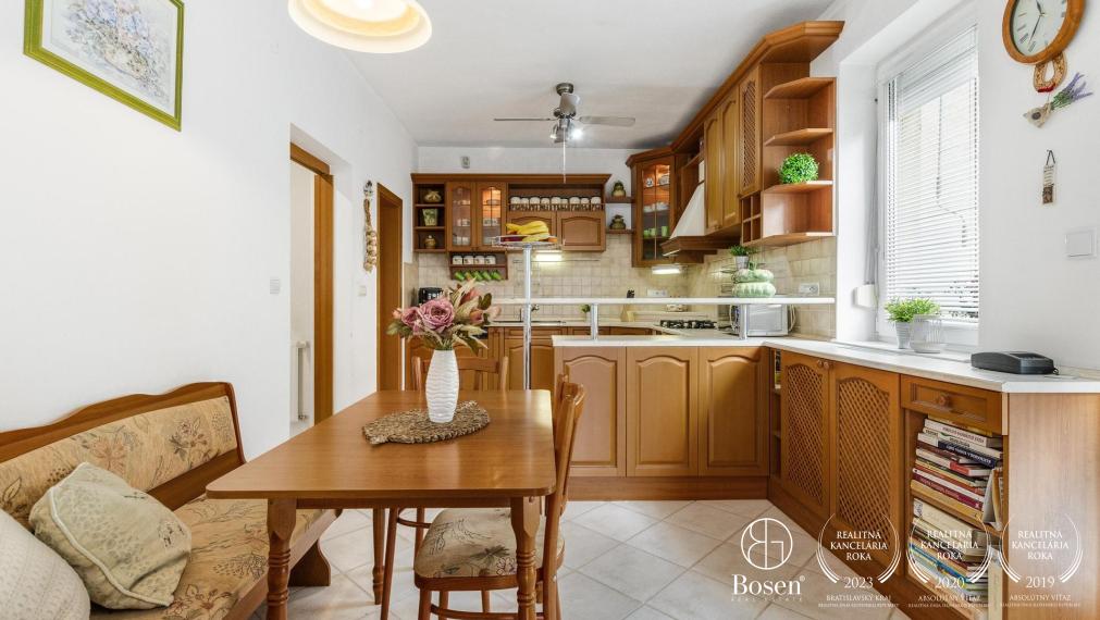 BOSEN | 4 izbový mezonetový byt so záhradkou, 288 m2, Bratislava - Karlova Ves, Pernecká ul.