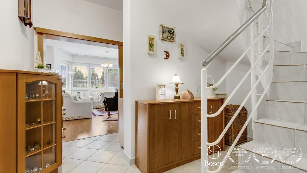 BOSEN | 4 izbový mezonetový byt so záhradkou, 288 m2, Bratislava - Karlova Ves, Pernecká ul.