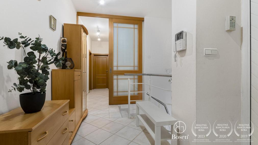 BOSEN | 4 izbový mezonetový byt so záhradkou, 288 m2, Bratislava - Karlova Ves, Pernecká ul.