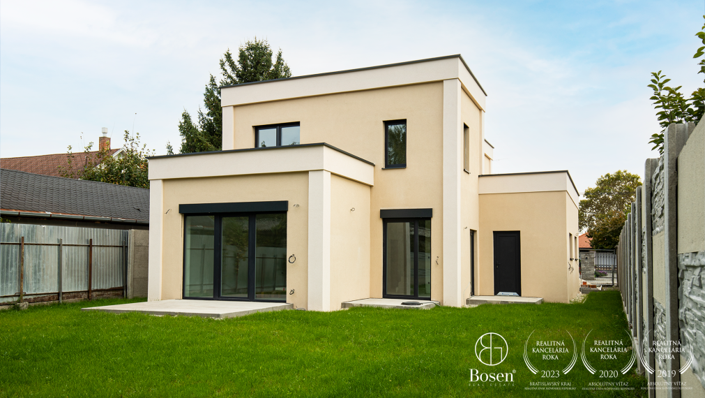 BOSEN | Poschodový 5i RD s garážou v centre mesta