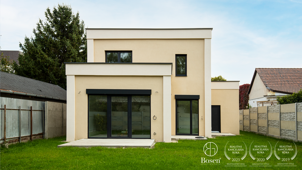 BOSEN | Poschodový 5i RD s garážou v centre mesta