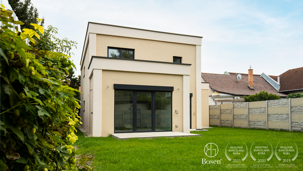 BOSEN | Poschodový 5i RD s garážou v centre mesta