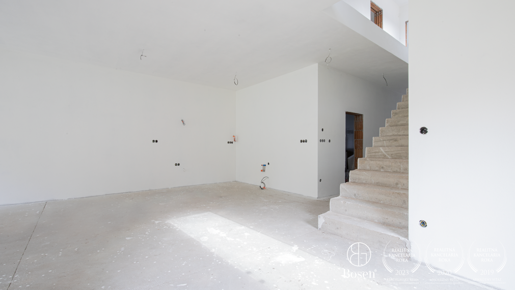 BOSEN | Poschodový 5i RD s garážou v centre mesta