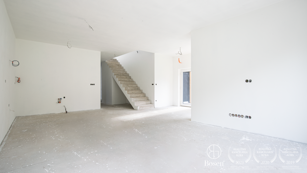 BOSEN | Poschodový 5i RD s garážou v centre mesta