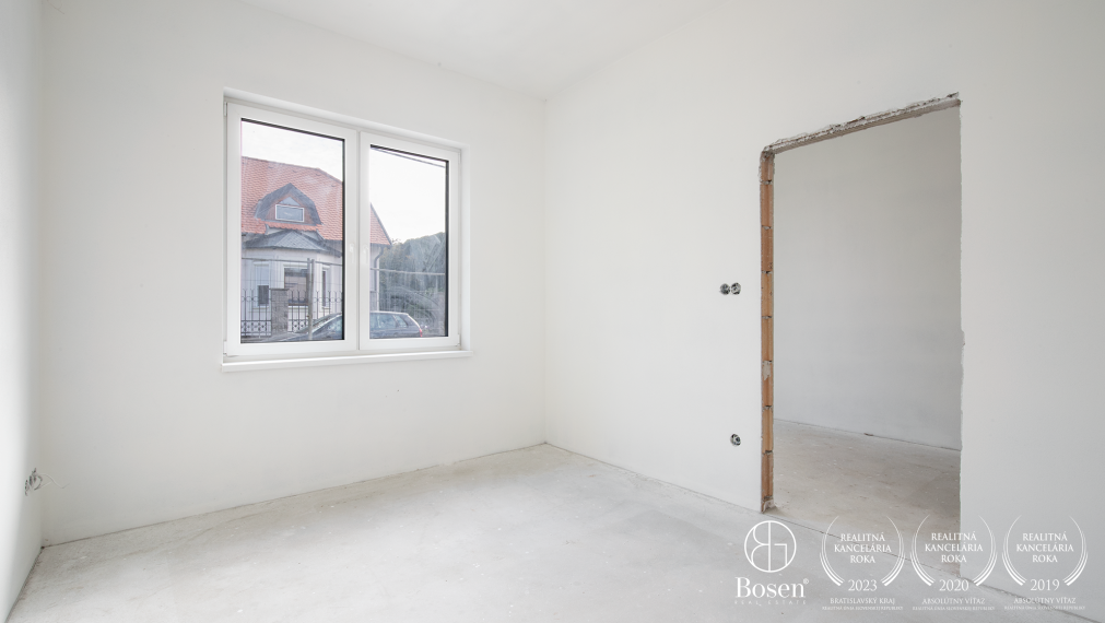 BOSEN | Poschodový 5i RD s garážou v centre mesta