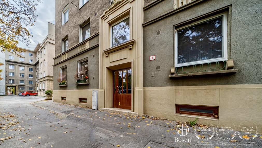 REZERVOVANÉ - BOSEN | Priestranný 1-izbový byt s pivnicou, Miletičova, Ružinov, BA 36,88 m²