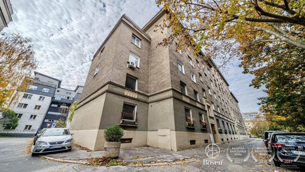 REZERVOVANÉ - BOSEN | Priestranný 1-izbový byt s pivnicou, Miletičova, Ružinov, BA 36,88 m²