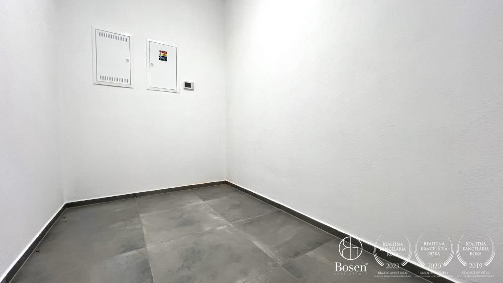 BOSEN | Prenájom obchodný priestor 99 m2 Pred poľom-Trenčín