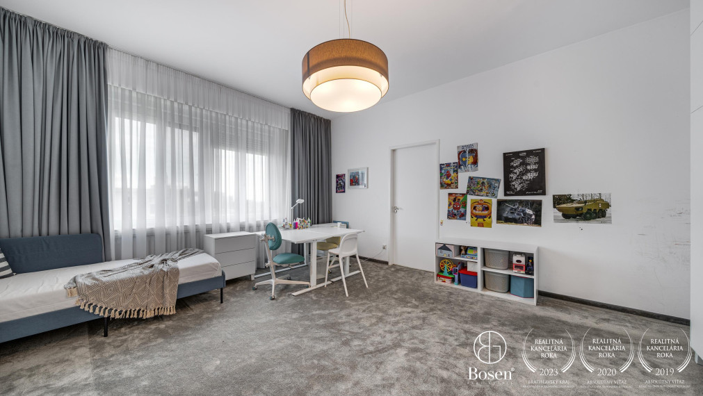 BOSEN | Unikátny veľkometrážny byt s vlastným bazénom, záhradou a príbehom pod Slavínom, Ulica Vlčkova, Bratislava, 171 m2