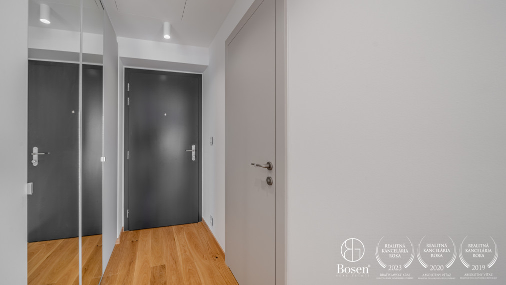 BOSEN | PRENAJATÉ EUROVEA TOWER - luxusný 2i byt s krásnym výhľadom na hrad, 58,4m2