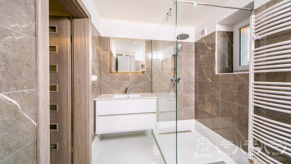 REZERVOVANÝ BOSEN | Na predaj 3 izbový byt – 71 m2 na ulici A.Kmeťa, Dubnica nad Váhom