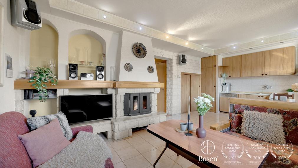 BOSEN | 5 izbový rodinný dom v Záhorskej Vsi s bazénom so solárnym panelom