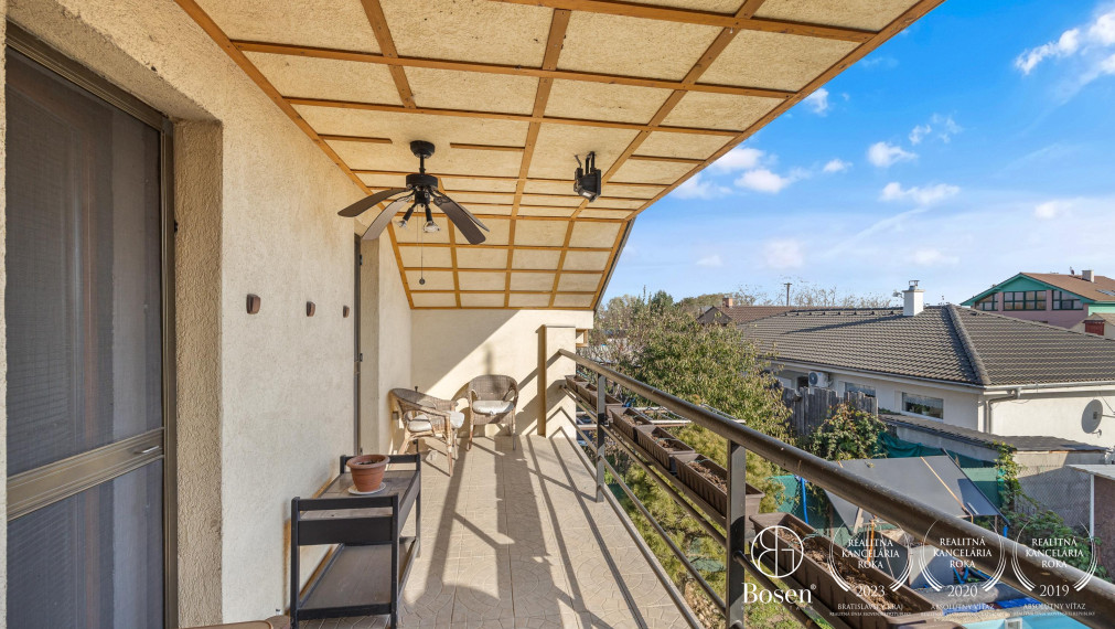 BOSEN | 5 izbový rodinný dom v Záhorskej Vsi s bazénom so solárnym panelom