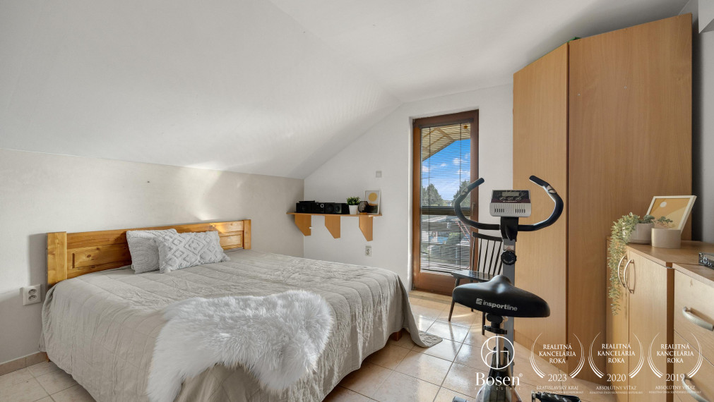 BOSEN | 5 izbový rodinný dom v Záhorskej Vsi s bazénom so solárnym panelom