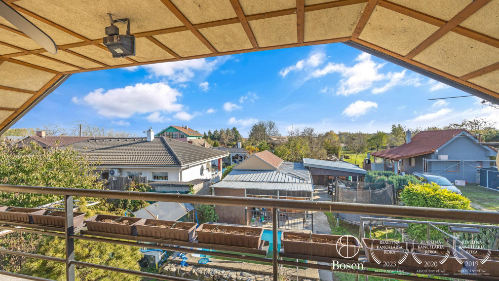 BOSEN | 5 izbový rodinný dom v Záhorskej Vsi s bazénom so solárnym panelom