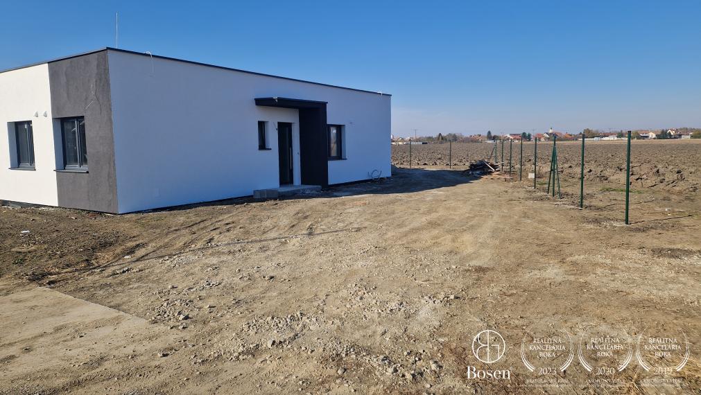 BOSEN |  3 izb.rodinný dvojdom na pozemku 389m2