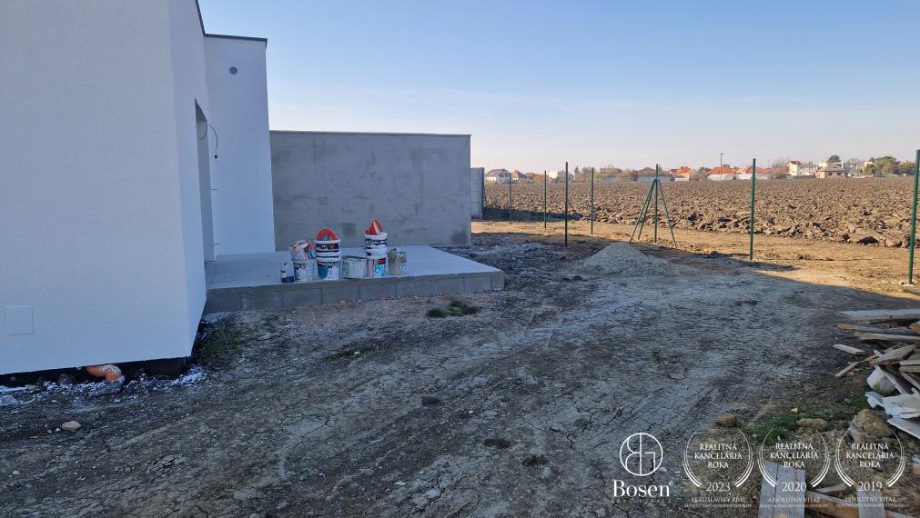 BOSEN |  3 izb.rodinný dvojdom na pozemku 389m2