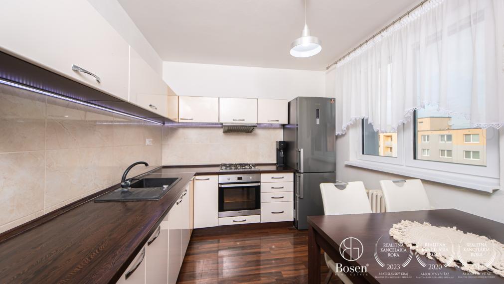 BOSEN | Na predaj priestranný 3 izbový byt, Sihoť - Trenčín, 74m2