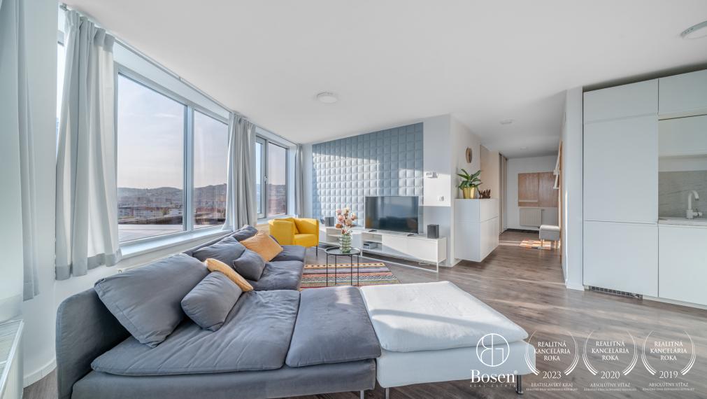 BOSEN | PRENAJATÉ: Zariadený 3 izbový byt s pekným výhľadom, parkovanie, Tri Veže, Bajkalská ul., Bratislava
