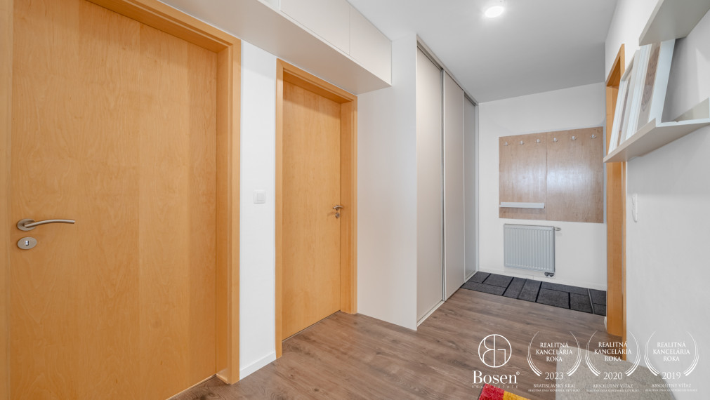 BOSEN | PRENAJATÉ: Zariadený 3 izbový byt s pekným výhľadom, parkovanie, Tri Veže, Bajkalská ul., Bratislava