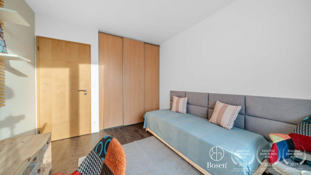 BOSEN | PRENAJATÉ: Zariadený 3 izbový byt s pekným výhľadom, parkovanie, Tri Veže, Bajkalská ul., Bratislava