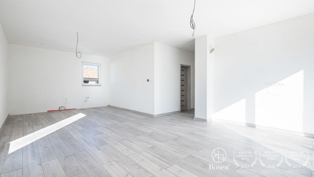 BOSEN | Na predaj priestranný 4-izbový rodinný dom v obci Kostolné Kračany