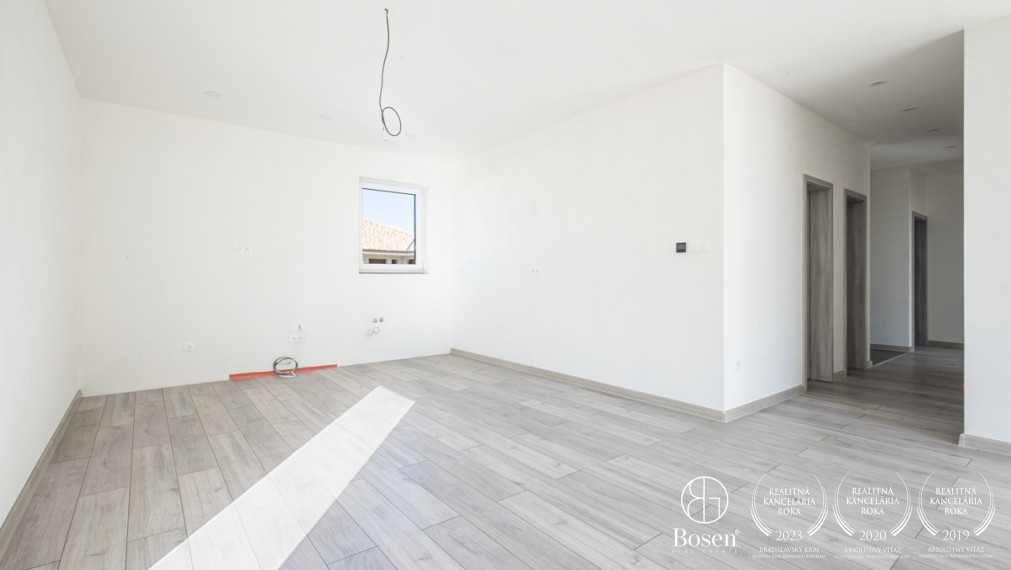 BOSEN | Na predaj priestranný 4-izbový rodinný dom v obci Kostolné Kračany