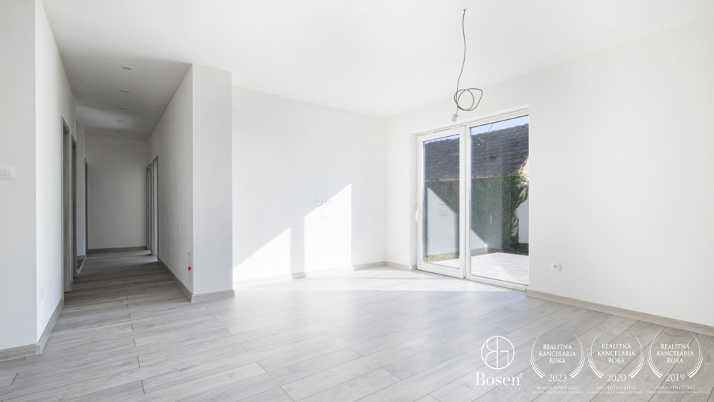 BOSEN | Na predaj priestranný 4-izbový rodinný dom v obci Kostolné Kračany