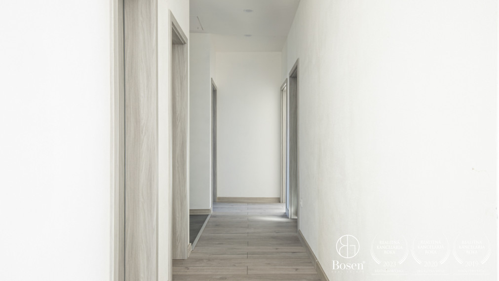 BOSEN | Na predaj priestranný 4-izbový rodinný dom v obci Kostolné Kračany