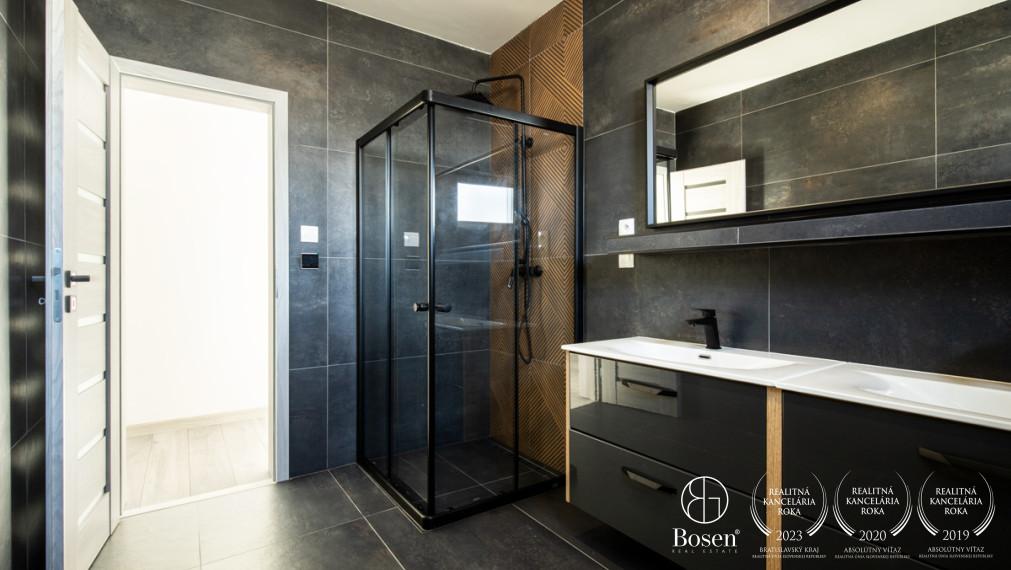 BOSEN | Na predaj priestranný 4-izbový rodinný dom v obci Kostolné Kračany