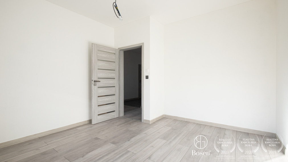 BOSEN | Na predaj priestranný 4-izbový rodinný dom v obci Kostolné Kračany