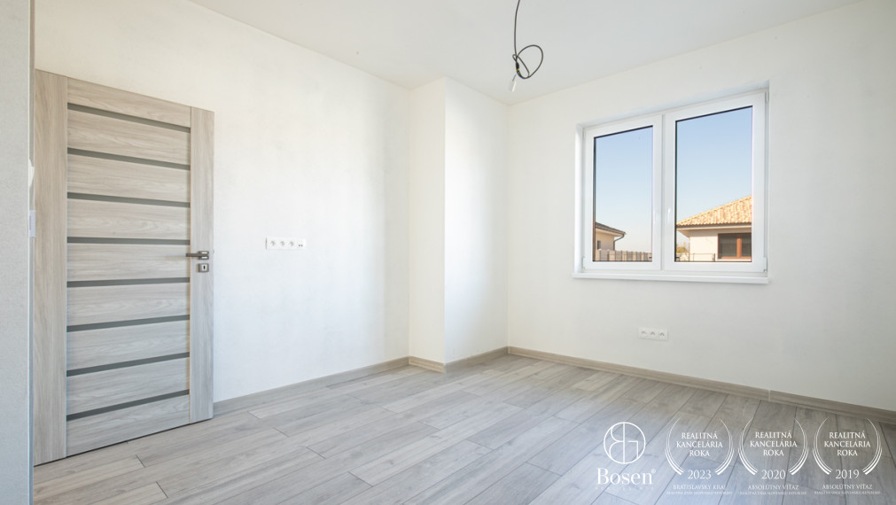 BOSEN | Na predaj priestranný 4-izbový rodinný dom v obci Kostolné Kračany