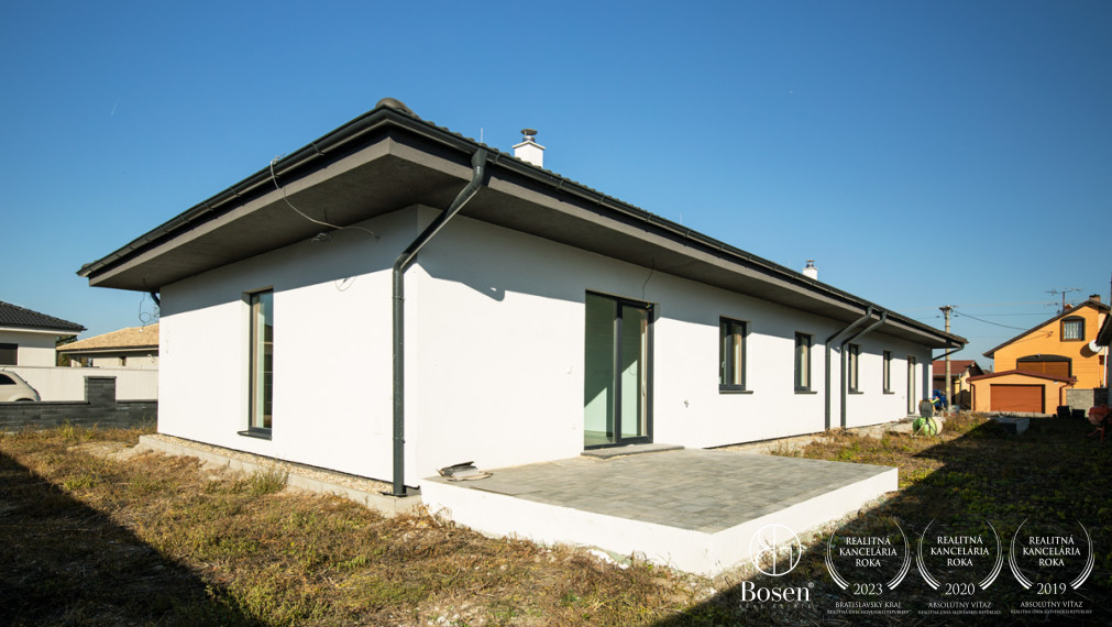 BOSEN | Na predaj priestranný 4-izbový rodinný dom v obci Kostolné Kračany