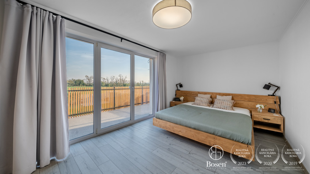 PREDANÉ BOSEN |  4-izbový poschodový dom, veľká dvojgaráž - Hviezdoslavov