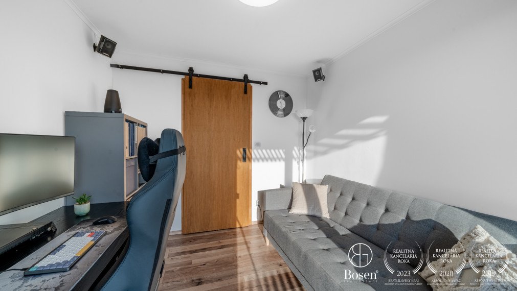 PREDANÉ BOSEN |  4-izbový poschodový dom, veľká dvojgaráž - Hviezdoslavov